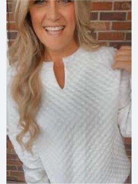 Textured Keyhole Pullover Sweatshirt  - White NO Name